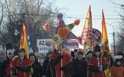 Kolorowy i rozśpiewany Orszak Trzech Króli przeszedł ulicami naszego miasta