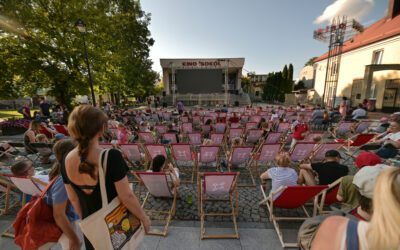 Do kina z lodami… do tego pod chmurką – jak najbardziej